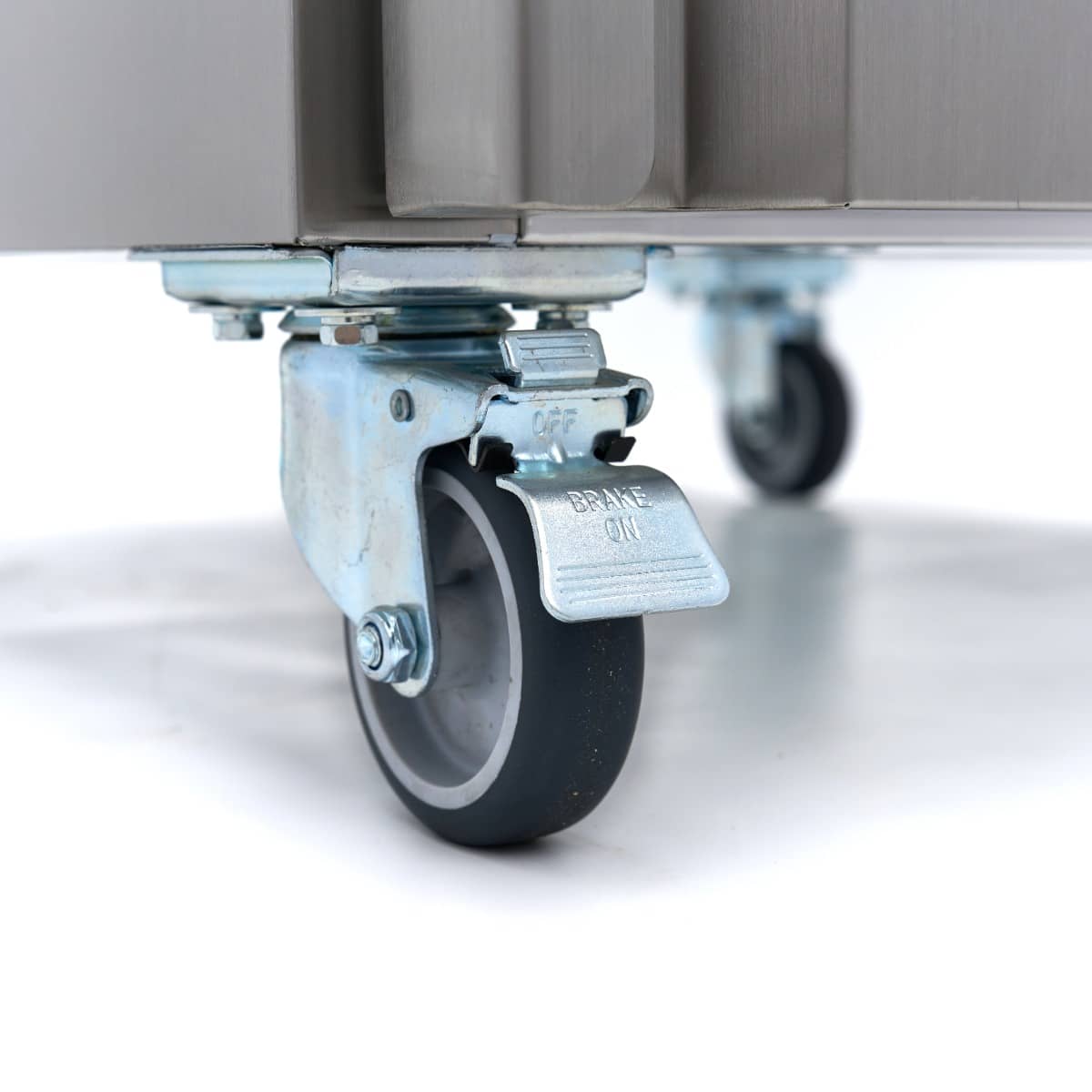 Freezer - 600L - 3 Adjustable Shelves (2/1 GN) - Stainless Steel - on Wheels — 15