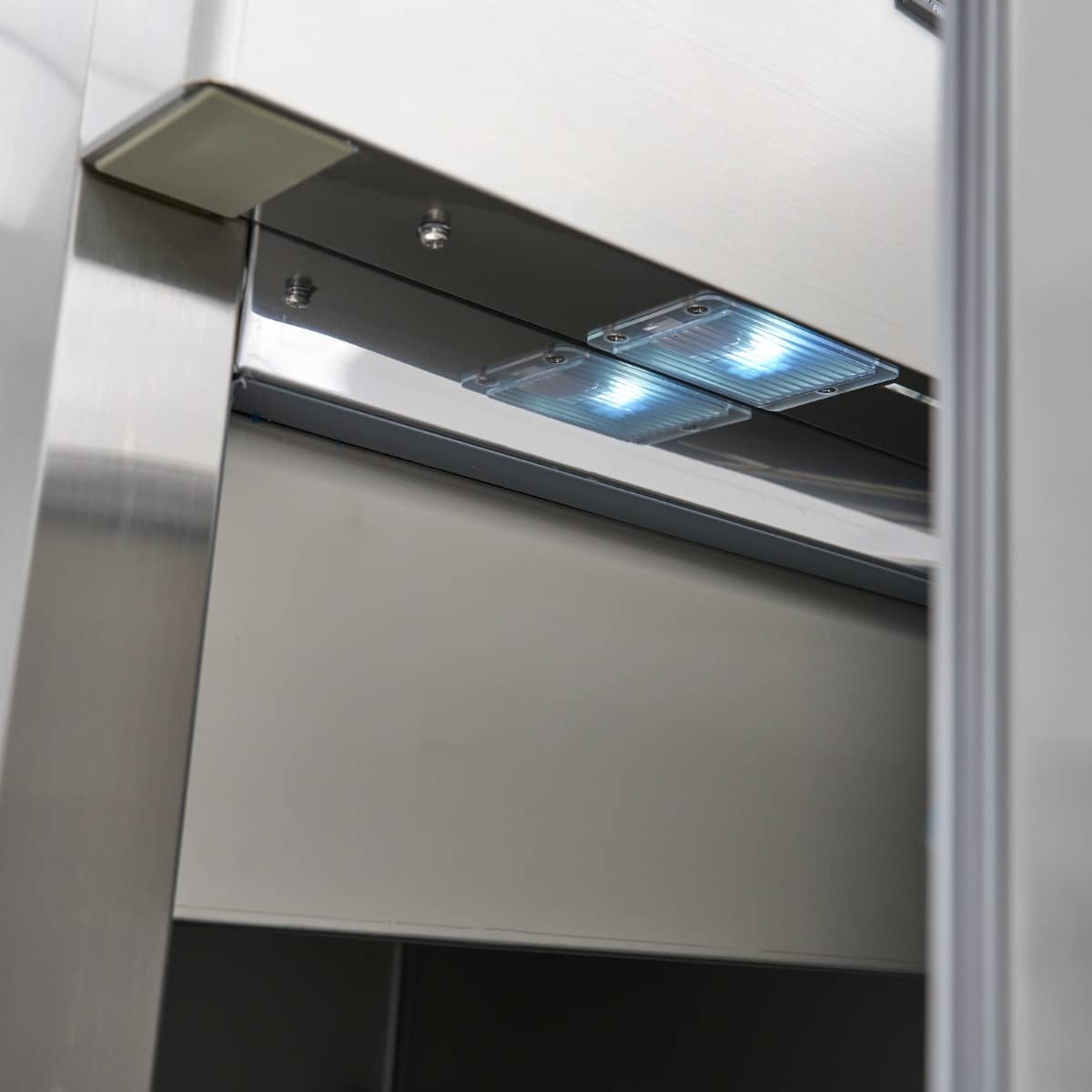 Freezer - 400L - 3 Adjustable Shelves - Stainless Steel - on Wheels — 9