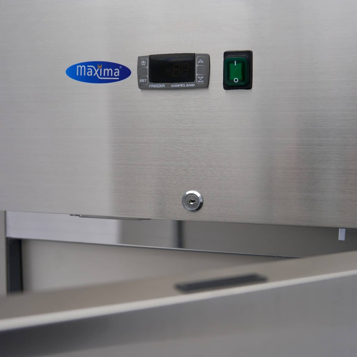 Freezer - 400L - 3 Adjustable Shelves - Stainless Steel - on Wheels — 7