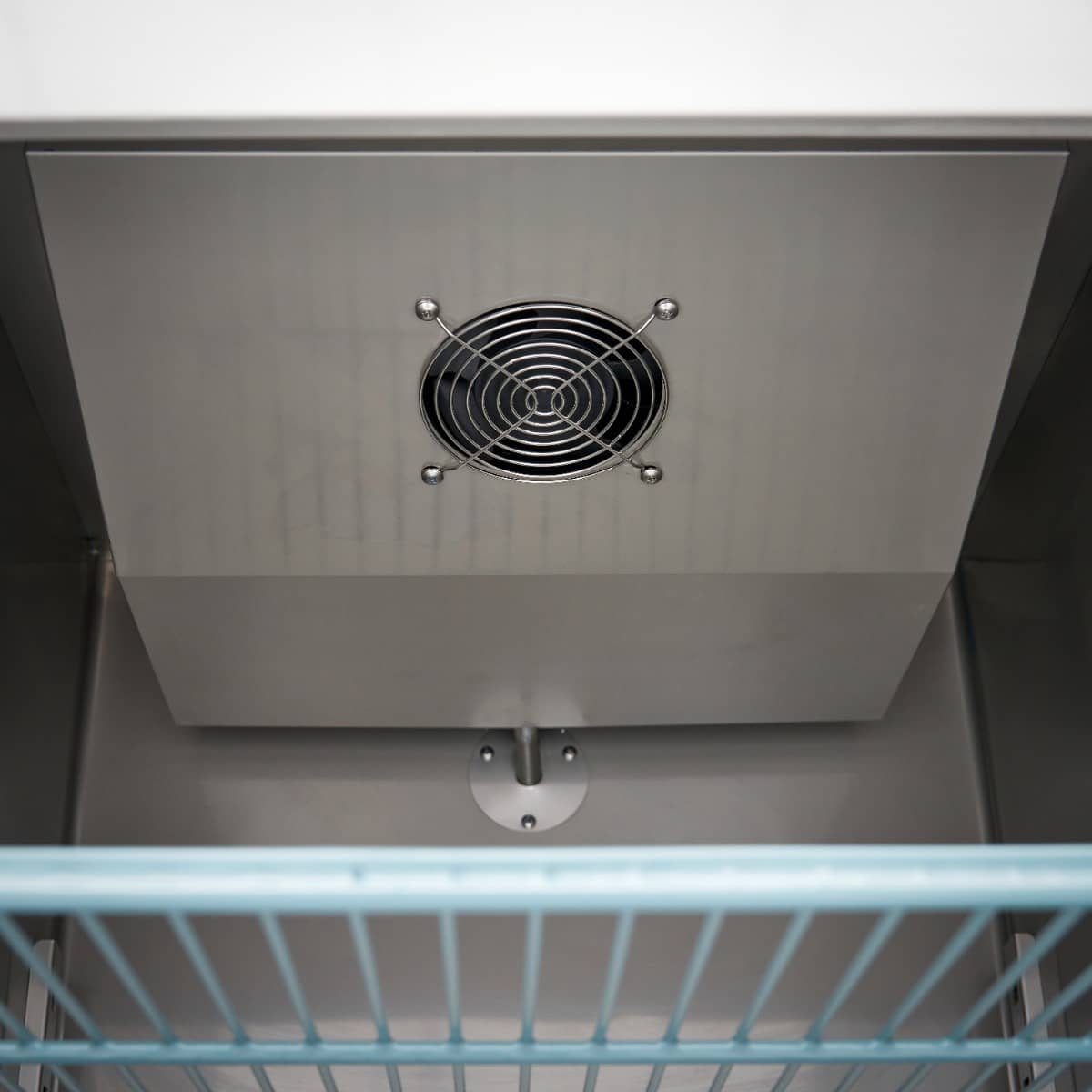 Fridge - 600L - 3 Adjustable Shelves (2/1 GN) - Stainless Steel - on Wheels — 12