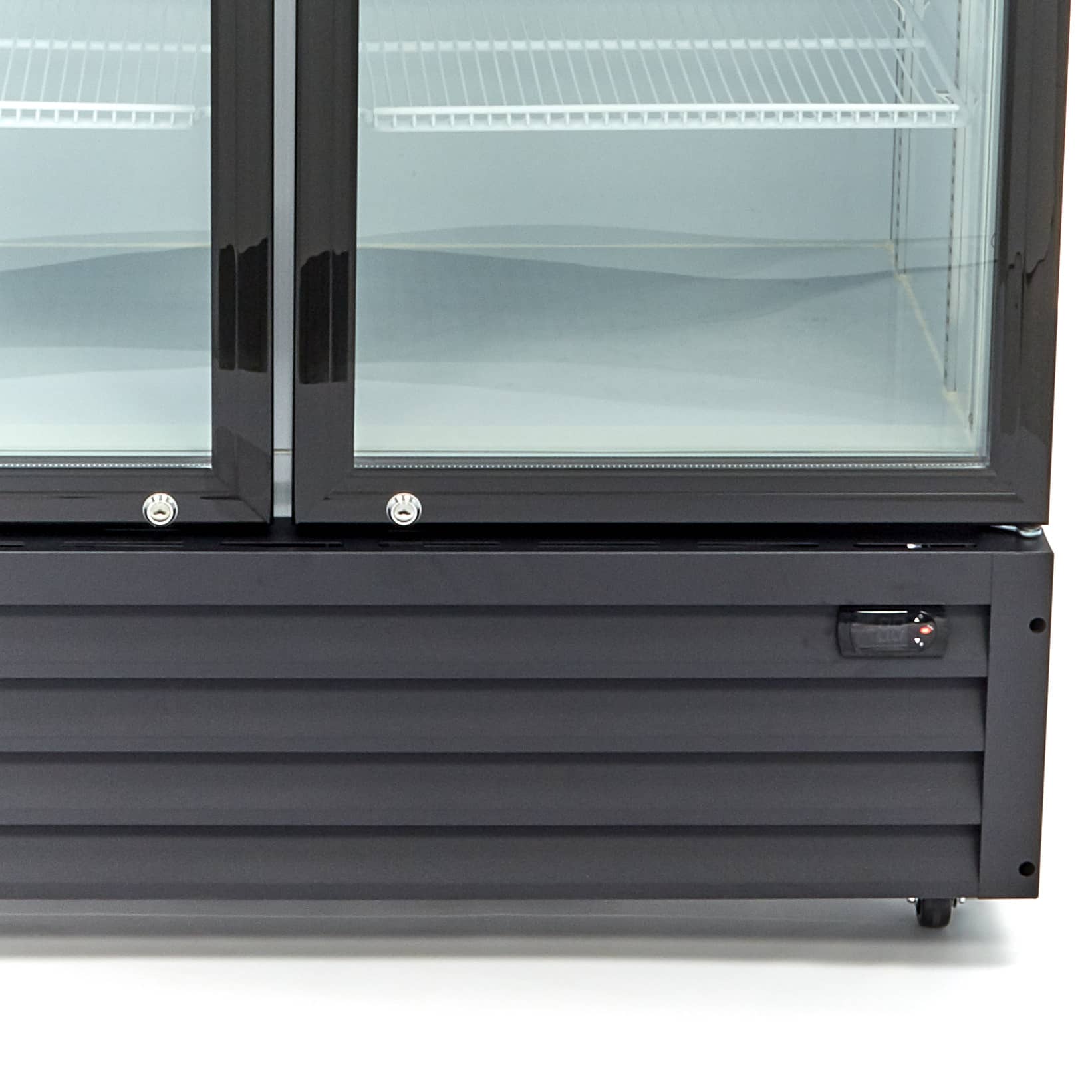 Drinks Fridge - 700L - 8 Adjustable Shelves — 7