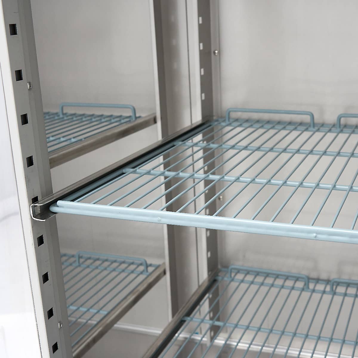 Fridge - 1400L - 6 Adjustable Shelves (2/1 GN) - Stainless Steel - with Glass Doors — 3