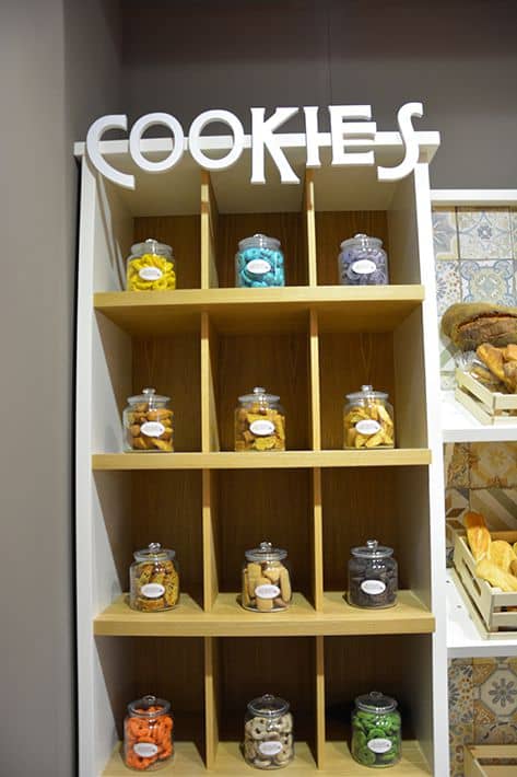 Linie mobilier și bufet gastronomic Best Cold seria Varenna, finisaj nobil, Italia — 4