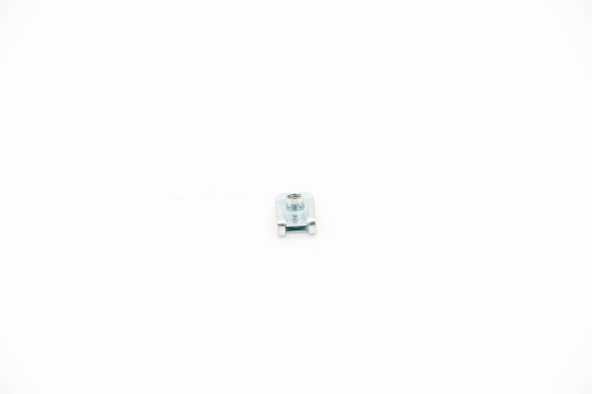 VNG350/VN500 - Nut/Clip 4Mm — 2