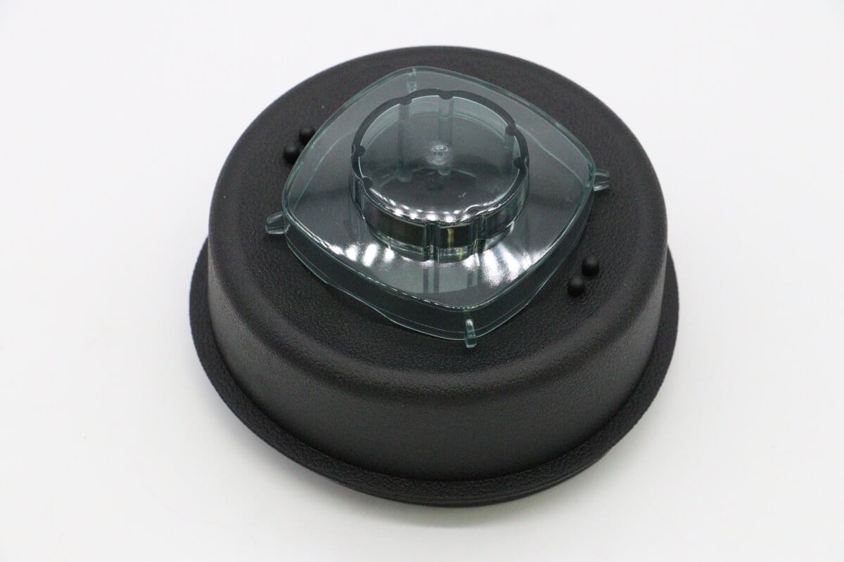 Lid Including Center Plug