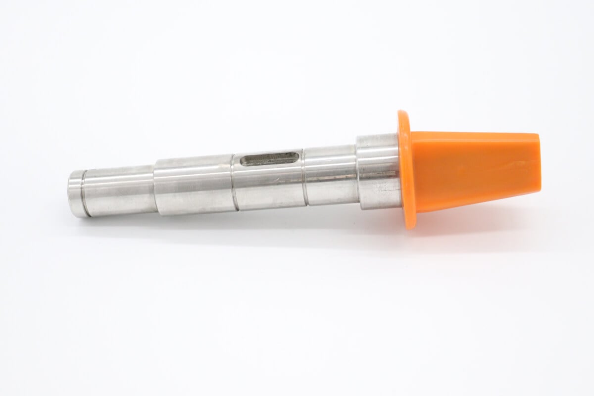 MAJ26X - Triangular Long Axle (Om)